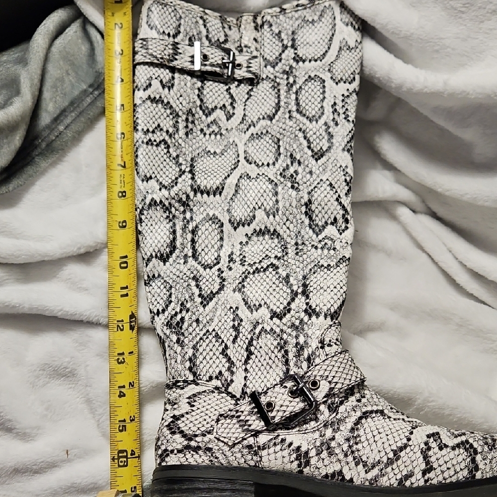 Source Unknown Snake Print Combat Boots - Black and Gray - Picture 9 of 10